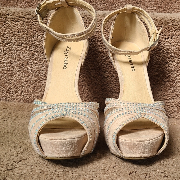 ZigiSoho Platform Stiletto Heels Beige w/ Blue/Green Irridescent Crystals 6.5 W - Picture 13 of 17